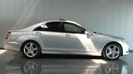 2006年メルセデスベンツS500(写真)