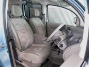 2010年ルノーカングー(写真)