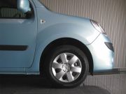 2010年ルノーカングー(写真)