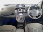 2010年ルノーカングー(写真)