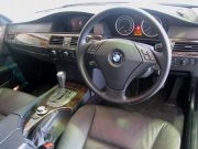 2003年BMW525iハイライン(写真)