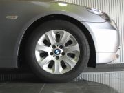 2003年BMW525iハイライン(写真)