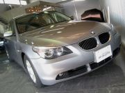 2003年BMW525iハイライン(写真)