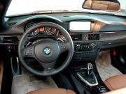 2010年BMW335Mスポーツカブリオレ(写真)