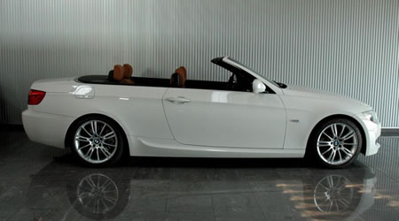2010年BMW335Mスポーツカブリオレ(写真)