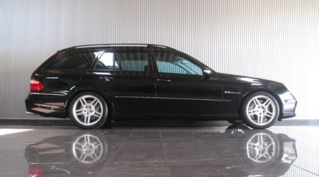 2005年AMG E55コンプレッサーワゴン(写真)