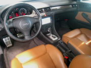 2005年アウディ RS6プラスーアバント(写真)