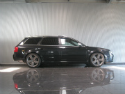 2005年アウディ RS6プラスーアバント(写真)