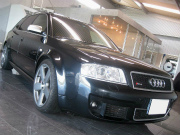 2005年アウディ RS6プラスーアバント(写真)