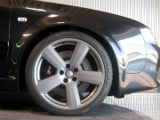 2005年アウディ RS6プラスーアバント(写真)