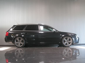 2005年AUDI RS6プラスーアバント
