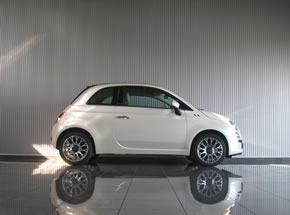 2011年 FIAT 500C 1.4 ラウンジ