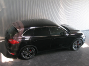 新車 ポルシェ カイエンターボ(写真)