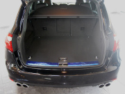 新車 ポルシェ カイエンターボ(写真)