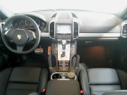 新車 ポルシェ カイエンターボ(写真)