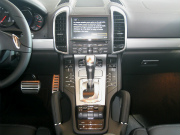 新車 ポルシェ カイエンターボ(写真)