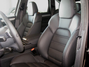 新車 ポルシェ カイエンターボ(写真)