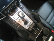 新車 ポルシェ カイエンターボ(写真)