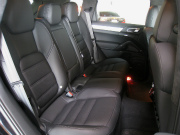 新車 ポルシェ カイエンターボ(写真)