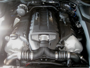 新車 ポルシェ カイエンターボ(写真)