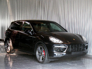 新車 ポルシェ カイエンターボ(写真)