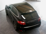 新車 ポルシェ カイエンターボ(写真)