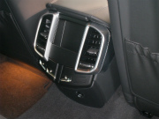 新車 ポルシェ カイエンターボ(写真)