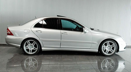 2005年　AMG　C55(写真)