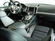 新車カイエンターボドイツ本国仕様(写真)