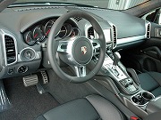 新車カイエンターボドイツ本国仕様(写真)