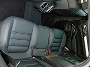 新車カイエンターボドイツ本国仕様(写真)