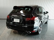 新車カイエンターボドイツ本国仕様(写真)