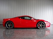 2011年フェラーリ458イタリヤ(写真)