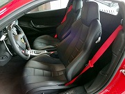 2011年フェラーリ458イタリヤ(写真)