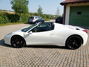 2012年 フェラーリ458イタリヤスパイダー(写真)