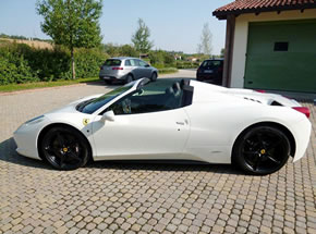 2012年 フェラーリ458イタリヤスパイダー