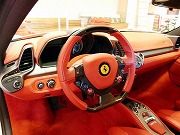 2011年 フェラーリ458イタリヤ(写真)