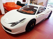 2011年 フェラーリ458イタリヤ(写真)