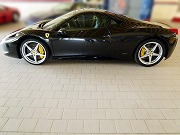 2011年 フェラーリ458イタリヤ(写真)