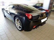 2011年 フェラーリ458イタリヤ(写真)