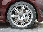 新車アバルト695エディツィオーネ　マセラティ(写真)