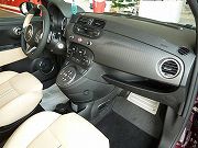 新車アバルト695エディツィオーネ　マセラティ(写真)