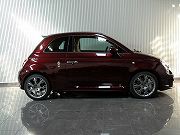 新車アバルト695エディツィオーネ　マセラティ(写真)