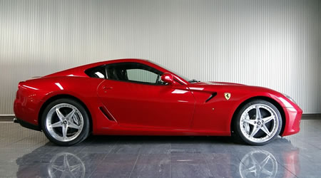 2010年 フェラーリ 599HGTE(写真)