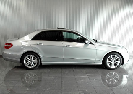 2010年　メルセデスベンツ350アバンギャルド(写真)