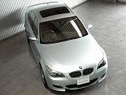 2006年　BMW　M5(写真)