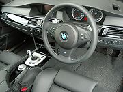 2006年　BMW　M5(写真)