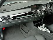 2006年　BMW　M5(写真)