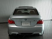2006年　BMW　M5(写真)