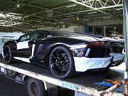 新車ランボルギーニアヴェンタドール(写真)